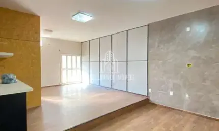Casa Comercial para locação com 3 suítes, 1 sala com 2 banheiros, jardim de inverno em 246m² de áre