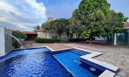 Casa à venda, Sobrado com 4 quartos sendo 1 suíte, escritório, espaço gourmet e piscina, Santa Cruz