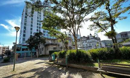 Excelente apartamento amplo com 2 quartos à venda no Centro de Joinville - SC