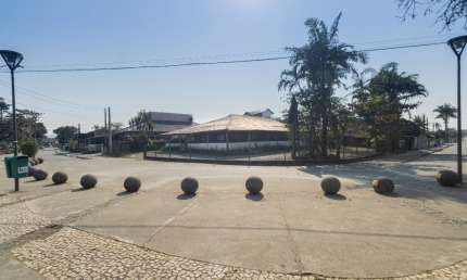 Excelente imóvel comercial à venda no Bairro Espinheiros em Joinville - SC,