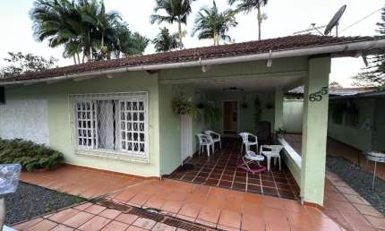 Casa em alvenaria a venda com 2 quartos, jardim no bairro Bucarein e Joinville SC