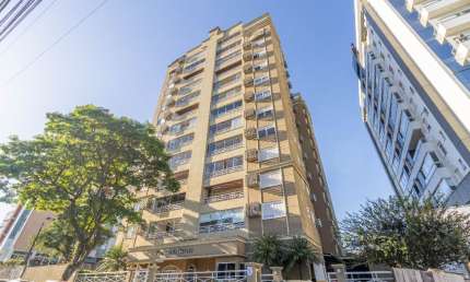 Excelente apartamento com 1 suíte mais 3 quartos à venda no bairro Anita Garibaldi em Joinville