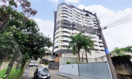 Lindo apartamento com  1 suít e mais  2 quartos à venda no bairro Anita Garibaldi em Joinville - SC