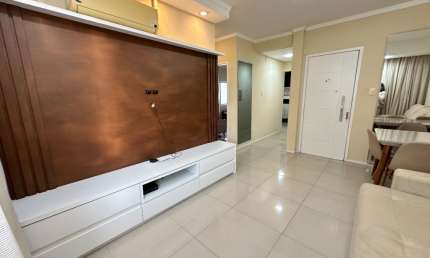 Apartamento semi mobiliado à venda com 2 dormitórios no bairro Glória, em Joinville