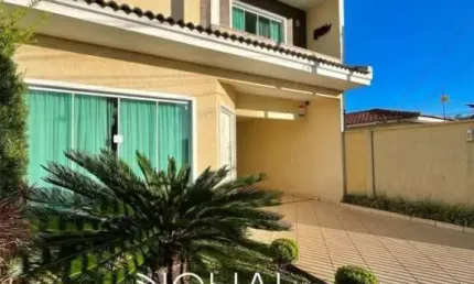 Casa para Venda em Ponta Grossa / PR no bairro UVANAS ( próximo ao centro)