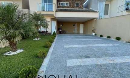 Casa em Condomínio Próximo ao centro, Vida Sadia em Ponta Grossa