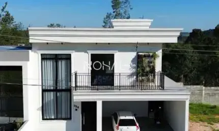 Residência Neoclássica com 3 quartos e 1 suíte master no condomínio Eos Mirante