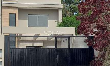 Sobrado a venda com 3 quartos sendo 1 suíte no Jardim Carvalho