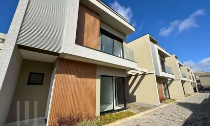 Sobrado com 3 dormitórios à venda, 120 m² por R$ 749.000 - Hauer - Curitiba/PR