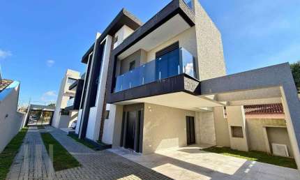 Sobrado com 3 dormitórios à venda, 140 m² por R$ 849.000 - Xaxim - Curitiba/PR