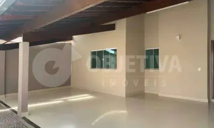 Ótima casa a venda no bairro Santa Monica em Uberlândia