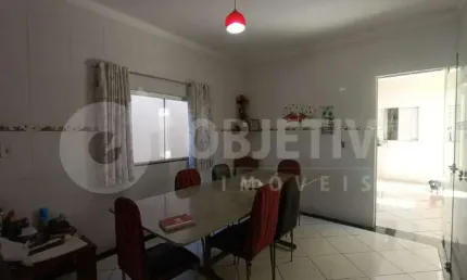 Ótima casa a venda no bairro Cidade Jardim em Uberlândia