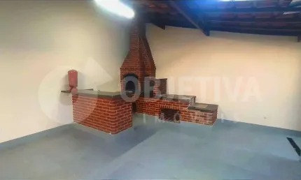 Casa com 3 quartos à venda na Cidade Jardim, Uberlândia 