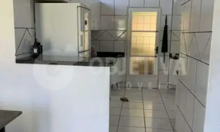 Excelente casa estilo sobrado no Bairro Tabajaras em Uberlândia