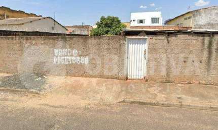 Excelente lote residencial no Bairro Jardim das Palmeiras em Uberlândia