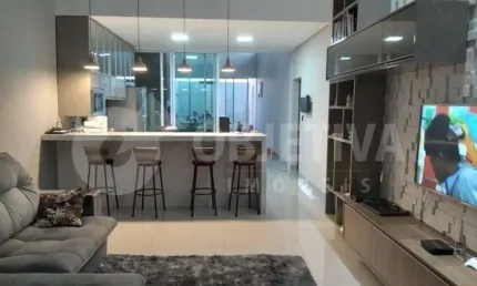 Belíssima casa no Bairro Minas Gerais localizado no setor Norte de Uberlândia