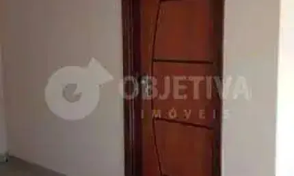 Oportunidade de casa a venda no bairro Jardim Patrícia em Uberlândia