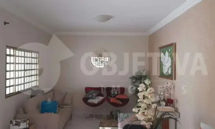 Oportunidade de casa a venda no bairro jardim patrícia em uberlândia