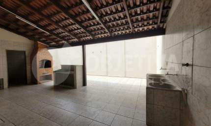 Ótima casa localizada no Bairro Brasil em Uberlândia