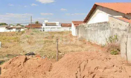 Terreno à venda no Conjunto Segismundo Pereira, Uberlândia 