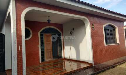 Excelente casa comercial no bairro Aparecida para aluguel