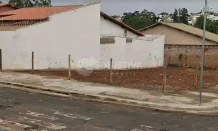 Ótimo terreno de esquina localizado no bairro Cidade Jardim