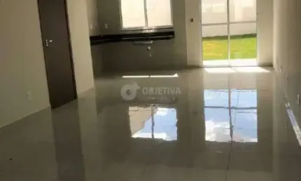 Excelente casa estilo sobrado novo disponível para venda