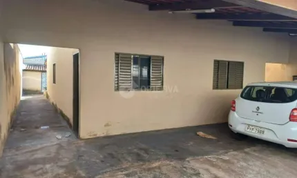 Casa com 3 quartos à venda no Jardim Europa, Uberlândia 