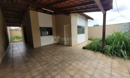 Excelente casa localizada no Bairro Nova Uberlândia