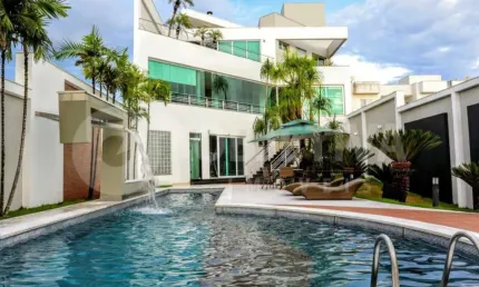 Maravilhosa casa estilo mansão no Bairro Jardim da Colina