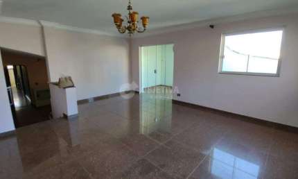 Casa em ótima localização no bairro Lidice disponível para venda