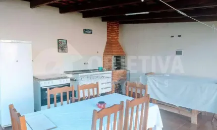 Oportunidade Imperdível: Casa à Venda em Localização Privilegiada no Bairro Santa Mônica em Uberlândia