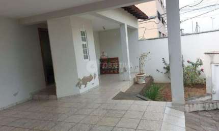 Casa à venda, 3 quartos, 1 suíte, 2 vagas, Copacabana - UBERLANDIA/MG