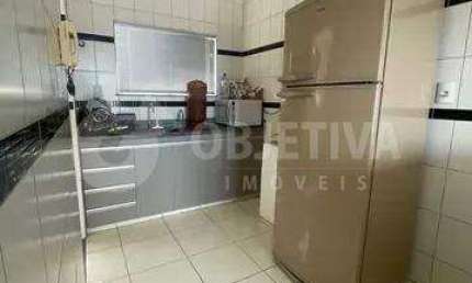 Ótimo apartamento a venda no Bairro Santa Mônica em Uberlândia