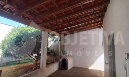 Ótima casa no Bairro Jardim Palmeiras em Uberlândia.