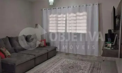 Excelente casa no bairro minas gerais em uberlândia.