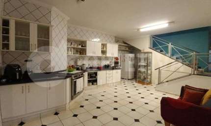 Ótima casa a venda em excelente localização no bairro Saraiva em Uberlândia