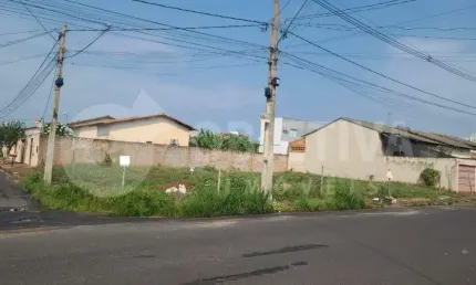 Excelente área de esquina disponivel a venda no Bairro Jardim Europa