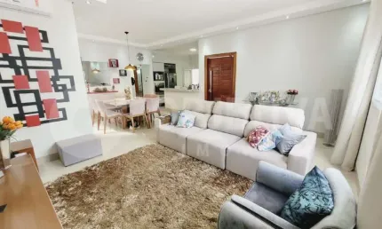 Ótima casa a venda no bairro Jardim Inconfidência em Uberlândia