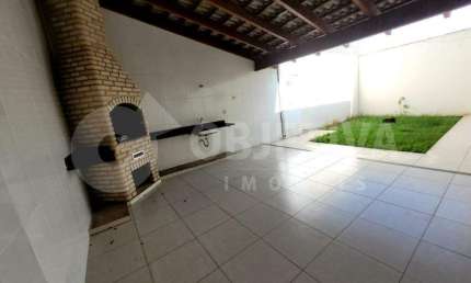 Casa com 3 quartos à venda no Santa Rosa, Uberlândia 