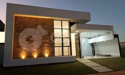 Lindíssima casa térrea no condomínio fechado de alto padrão Arts localizado na zona Sul de Uberlândia