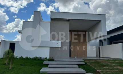 Maravilhosa Casa a venda no condomínio Alphaville 2 em Uberlândia