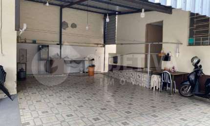 Terreno no Centro da Cidade com Casa Construída a venda Oportunidade Única em Uberlândia