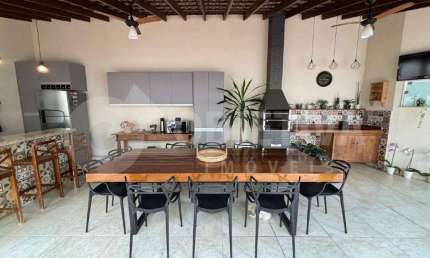 Excelente casa a venda no bairro Jardim Holanda em Uberlândia