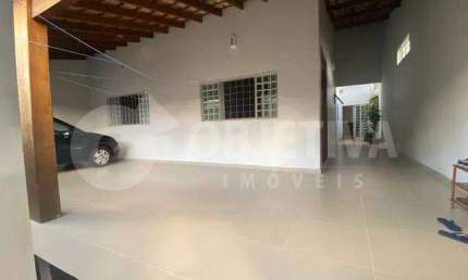 Excelente casa a venda no Luizote de Freitas em Uberlândia