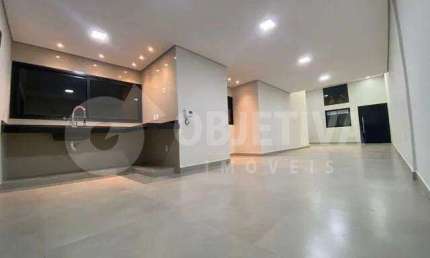 Casa à venda, 3 quartos, 3 suítes, 4 vagas, CUSTODIO PEREIRA - UBERLANDIA/MG