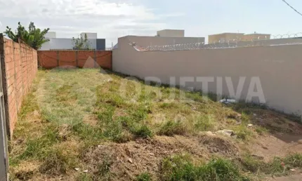 Lote residencial disponível para venda no bairro Jardim Ipanema em Uberlândia