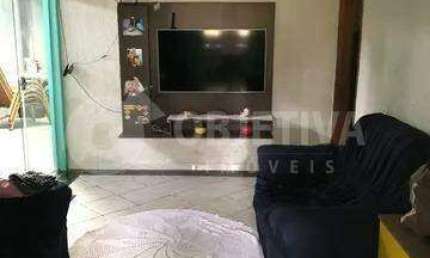 Encantadora casa disponível para venda no bairro Jardim Califórnia em Uberlândia