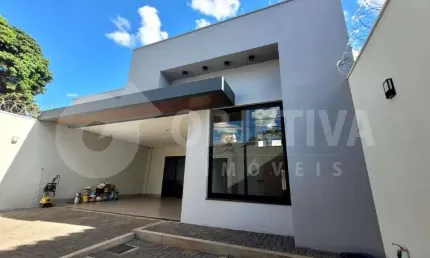 Casa à venda, 3 quartos, 3 suítes, 2 vagas, VIGILATO PEREIRA - UBERLANDIA/MG
