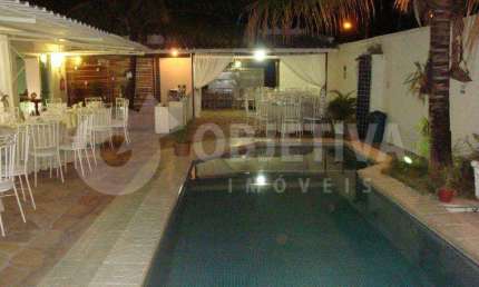 Casa à venda, 4 quartos, 1 suíte, 5 vagas, UMUARAMA - UBERLANDIA/MG